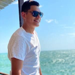 Meet your Posher, Adrian